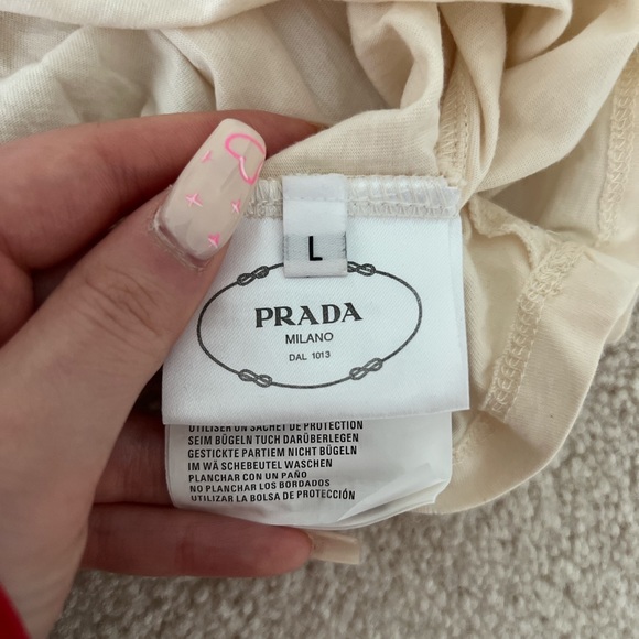 prada t shirt - Picture 3 of 3